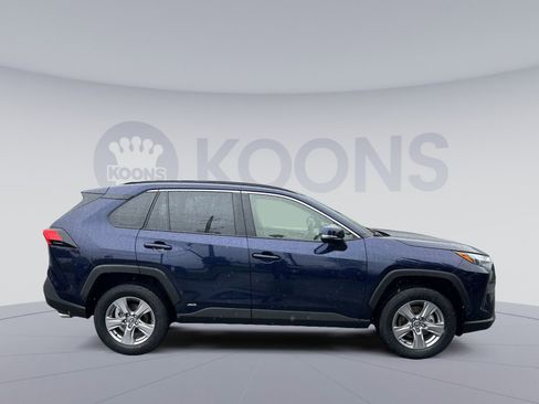 Used 2025 Toyota RAV4 XLE AWD/4WD image 8
