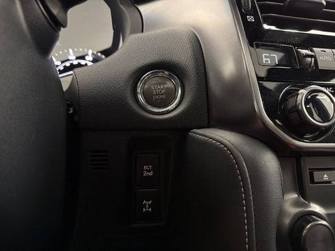 Certified 2022 Lexus GX 460 w/ Black Line Special Edition AWD/4WD image 17