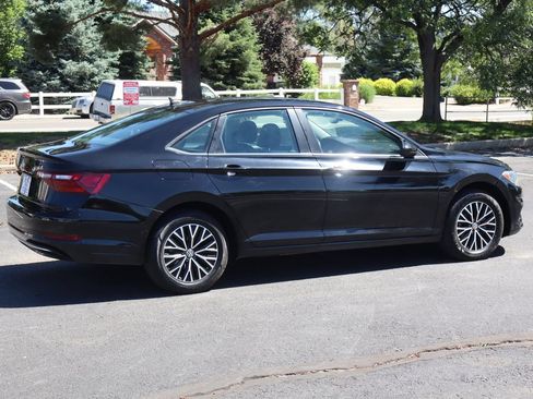 Used 2021 Volkswagen Jetta SE FWD image 4