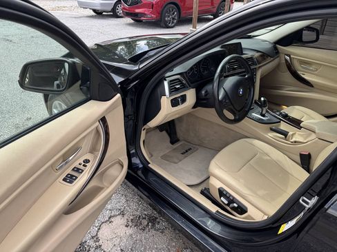 Used 2016 BMW 320i Sedan RWD image 12