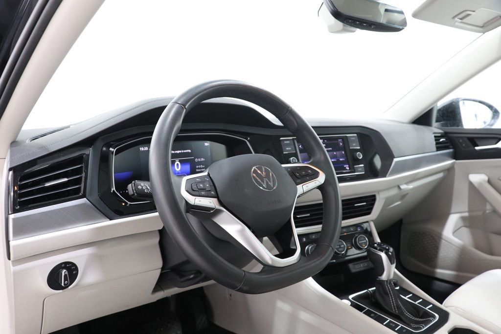 Used 2024 Volkswagen Jetta SE w/ Panoramic Sunroof Package FWD image 15
