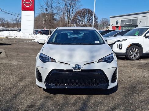 Used 2019 Toyota Corolla SE image 3