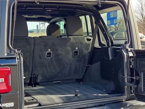 Used 2020 Jeep Wrangler Unlimited Sport image 9