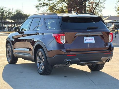 Used 2022 Ford Explorer XLT w/ Equipment Group 202A image 5