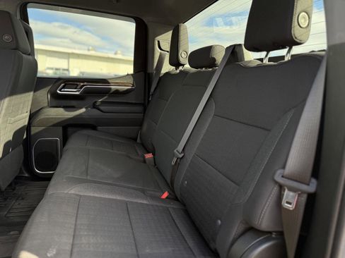 Used 2023 GMC Sierra 1500 SLE image 13