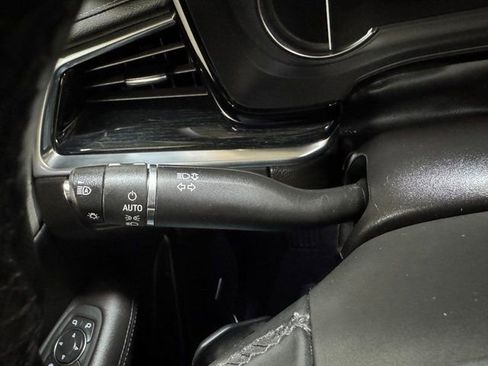 Used 2025 Cadillac XT5 Premium Luxury image 38