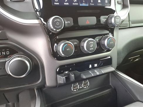 Used 2022 RAM 1500 Big Horn image 18
