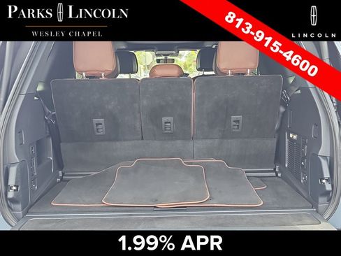 Certified 2025 Lincoln Navigator Reserve AWD/4WD image 8