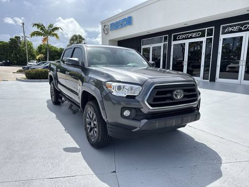 Used 2022 Toyota Tacoma SR5 RWD image 7