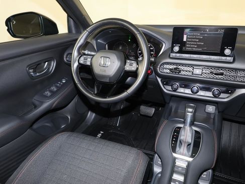 Used 2025 Honda HR-V Sport image 9