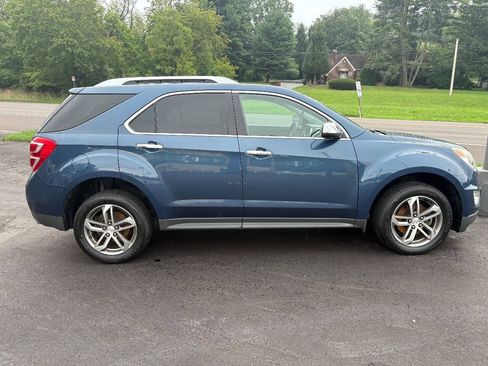 Used 2017 Chevrolet Equinox Premier w/ Enhanced Convenience Package AWD/4WD image 4