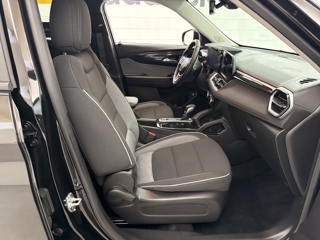 Used 2024 Chevrolet TrailBlazer LT w/ Convenience Package AWD/4WD image 26