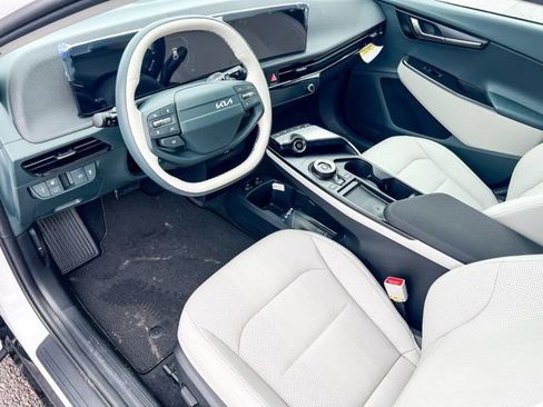 New 2025 Kia EV6 Wind AWD/4WD image 16