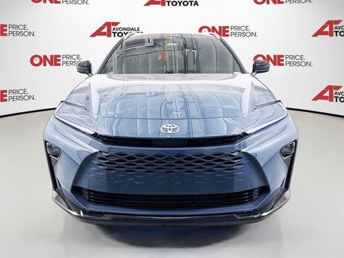 Certified 2025 Toyota Crown Signia AWD/4WD image 2