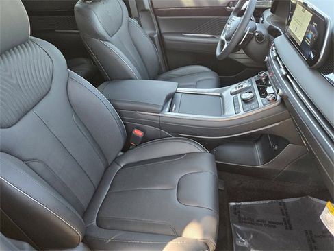 Used 2025 Hyundai Palisade Calligraphy image 9