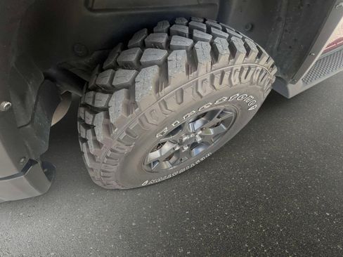 Used 2021 Jeep Wrangler Sport AWD/4WD image 6