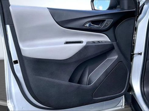 Used 2020 Chevrolet Equinox LS w/ LS Convenience Package FWD image 19