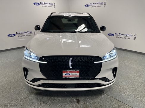 Used 2025 Lincoln Aviator Reserve w/ Equipment Group 201A image 2