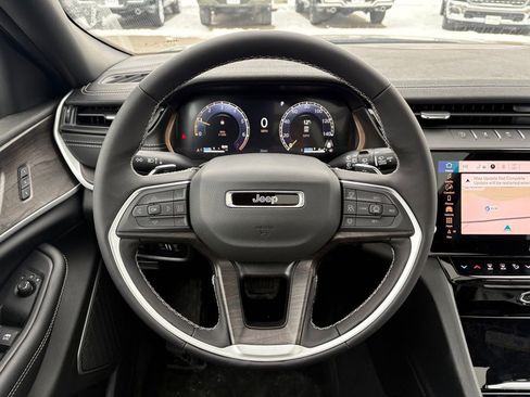 New 2026 Jeep Grand Cherokee Limited w/ Limited Altitude Package AWD/4WD image 21