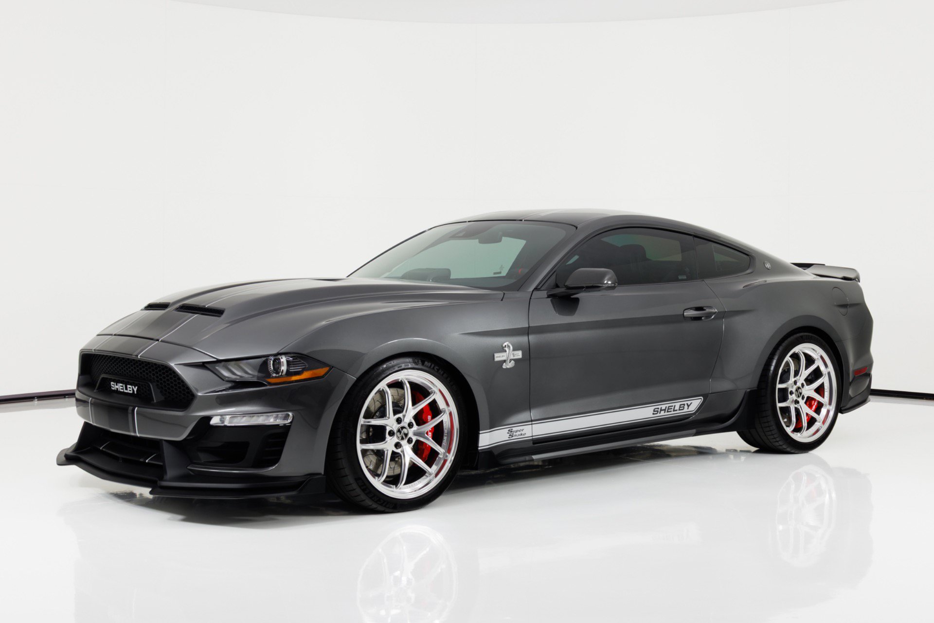 Used 2019 Ford Mustang GT Premium w/ GT Performance Package RWD image 7