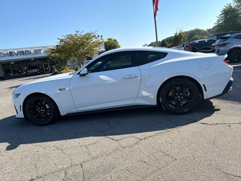Used 2025 Ford Mustang GT RWD image 5