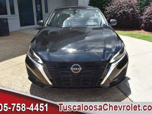 Used 2024 Nissan Altima 2.5 SV FWD image 4