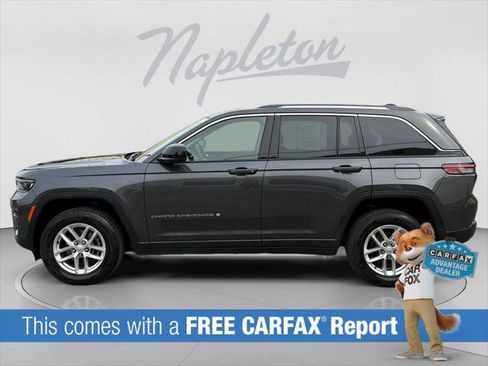 Certified 2023 Jeep Grand Cherokee Laredo AWD/4WD image 2