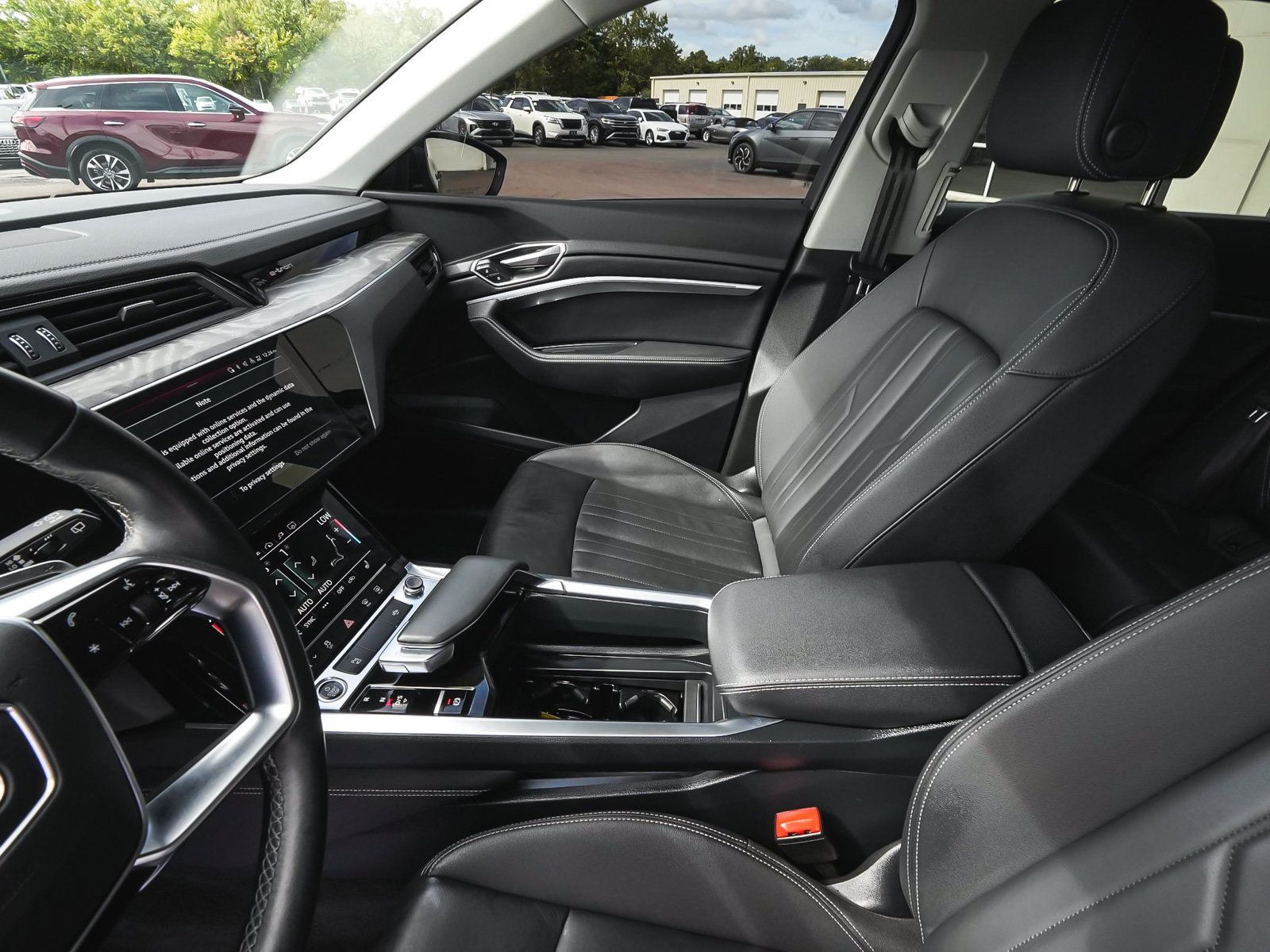 Used 2024 Audi Q8 e-tron Premium AWD/4WD image 29