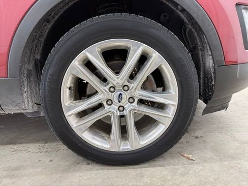 Used 2016 Ford Explorer XLT w/ Equipment Group 202A image 28