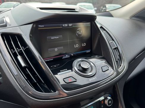 Used 2015 Ford Escape Titanium AWD/4WD image 25