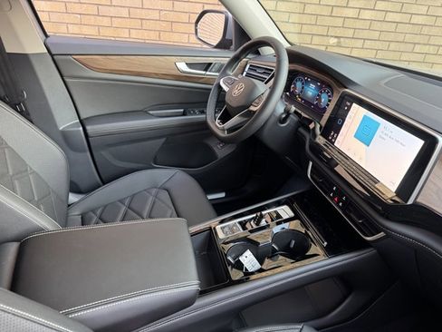 New 2026 Volkswagen Atlas SE image 6