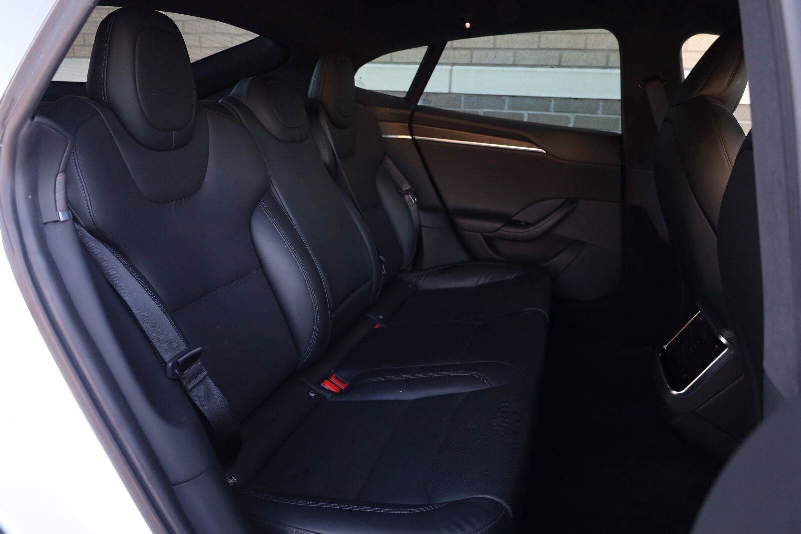 Used 2022 Tesla Model S AWD/4WD image 27