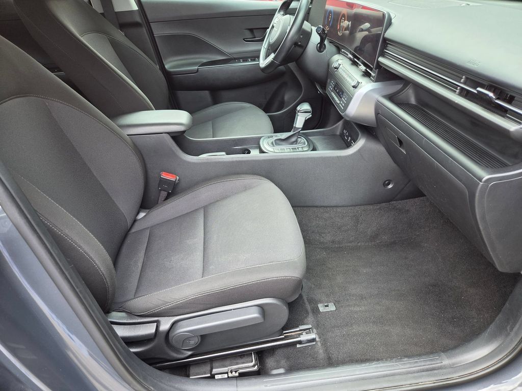 Used 2024 Hyundai Kona SEL AWD/4WD image 30