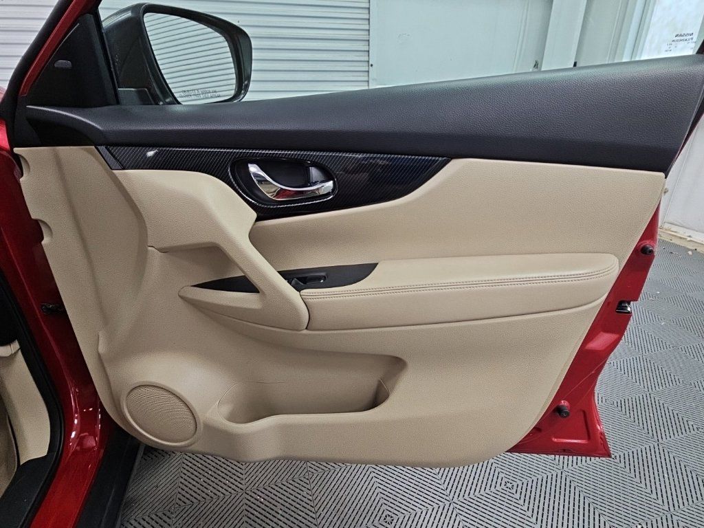Used 2017 Nissan Rogue SL w/ SL Premium Package FWD image 43