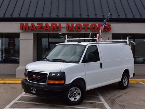 Used 2018 GMC Savana 2500 w/ Communications Package RWD image 2