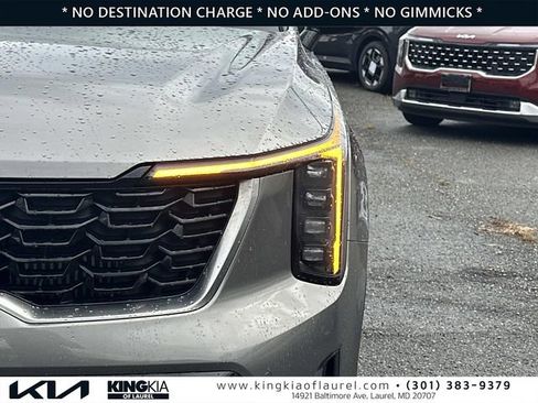 Used 2025 Kia Sorento EX image 28