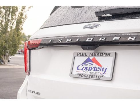 Used 2025 Ford Explorer Active w/ Active Comfort Package AWD/4WD image 29