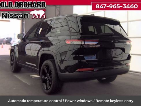 Used 2023 Jeep Grand Cherokee Altitude AWD/4WD image 6
