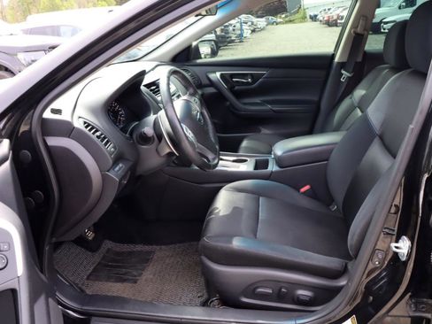 Used 2017 Nissan Altima 2.5 SR FWD image 6