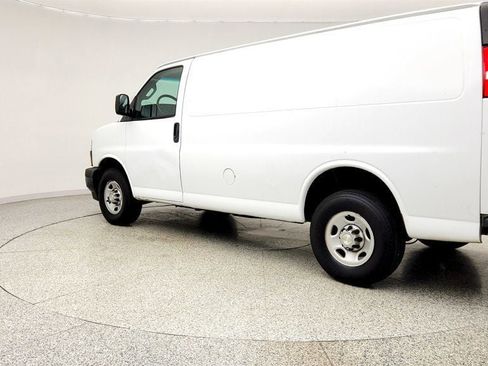 Used 2021 Chevrolet Express 2500 w/ Driver Convenience Package RWD image 7