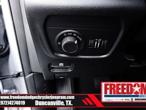 New 2025 Jeep Grand Cherokee L Altitude image 28