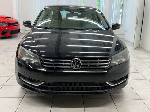 Used 2013 Volkswagen Passat TDI SE FWD image 2