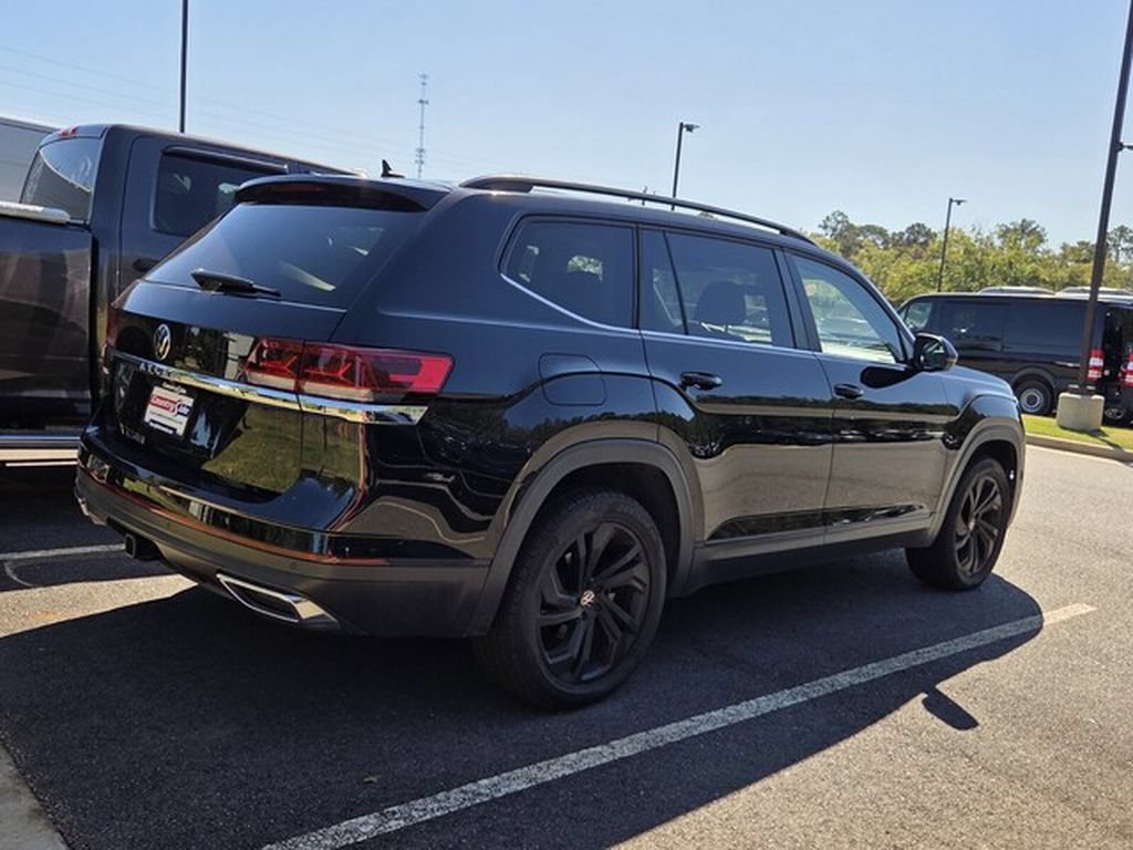 Used 2021 Volkswagen Atlas SE w/ Panoramic Sunroof Package FWD image 4