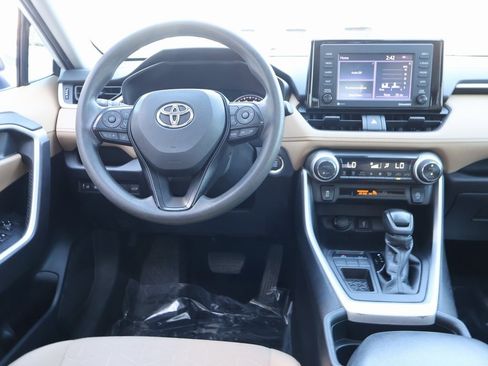 Used 2021 Toyota RAV4 XLE w/ Convenience Package image 20