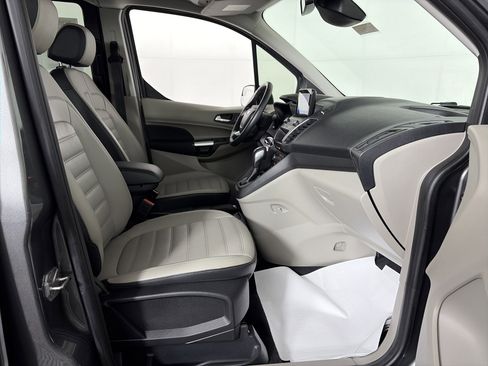 Used 2020 Ford Transit Connect XLT image 43