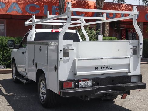 Used 2024 RAM 2500 Tradesman w/ Chrome Appearance Group RWD image 7