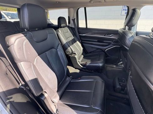 Used 2022 Jeep Grand Cherokee L Limited image 35