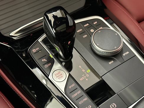 Certified 2024 BMW X4 xDrive30i w/ Premium Package image 17