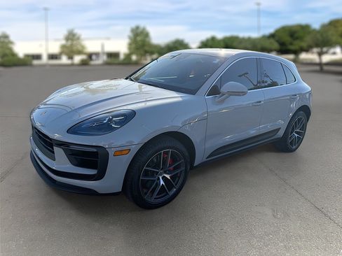 Used 2022 Porsche Macan S image 3