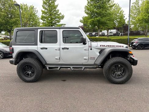Used 2018 Jeep Wrangler Unlimited Rubicon AWD/4WD image 9